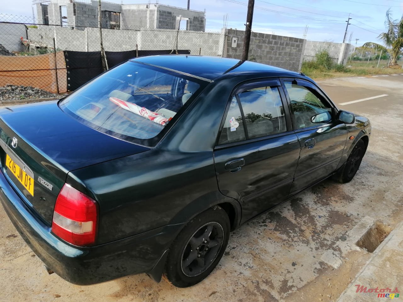 2001' Mazda 323 photo #3