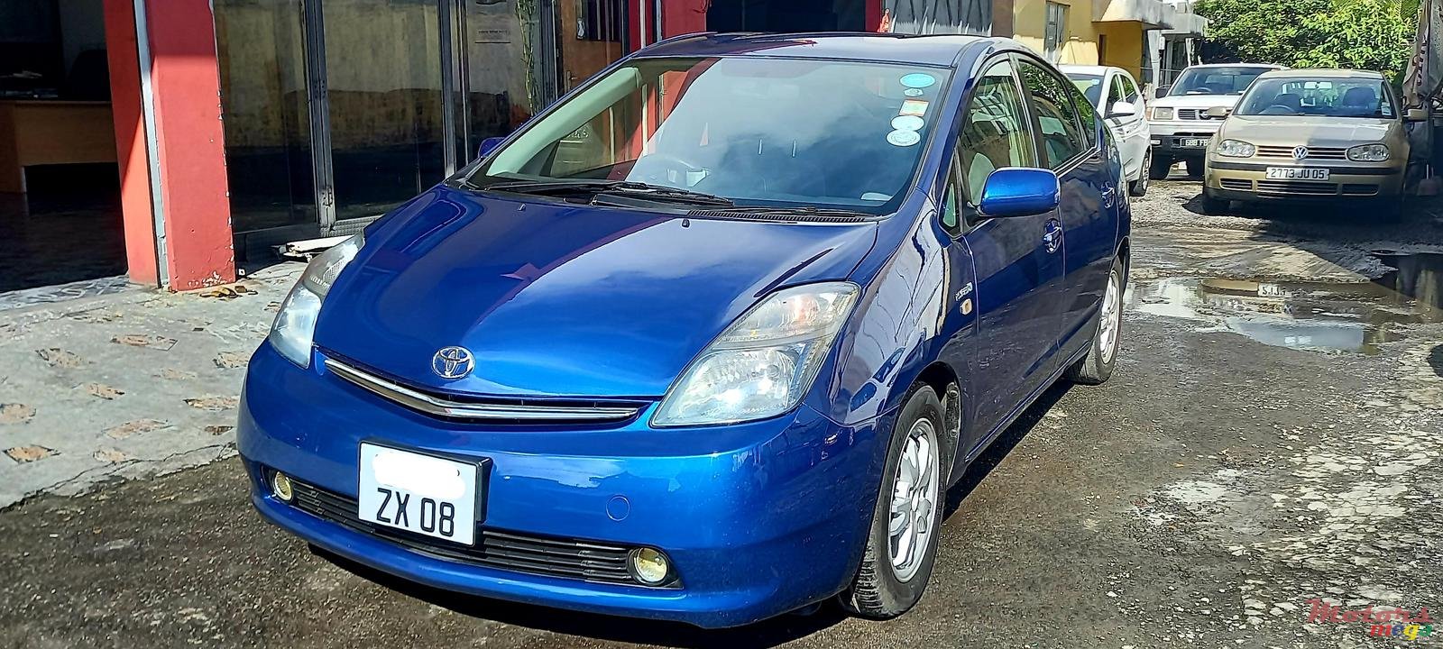 2008' Toyota Prius photo #3