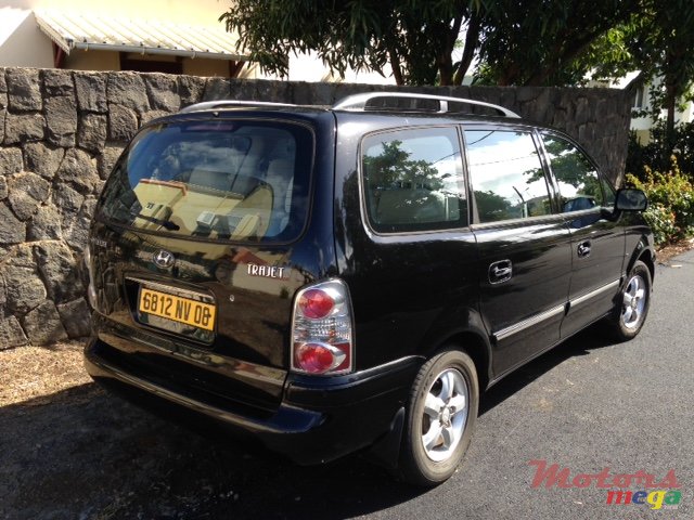 2008' Hyundai Trajet photo #2
