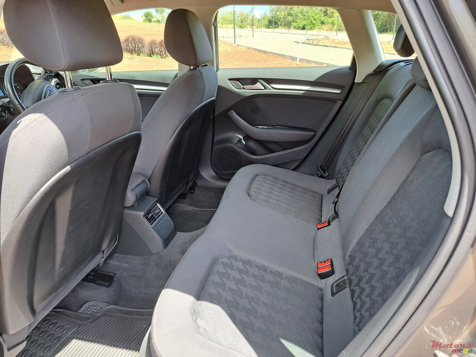 2016' Audi A3 photo #5