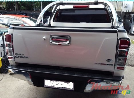 2013' Isuzu photo #2