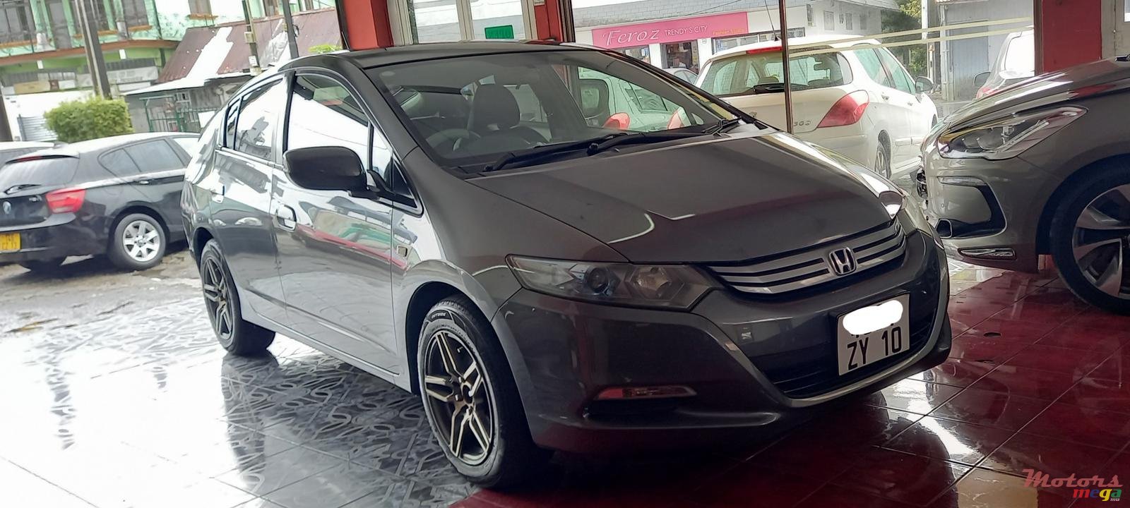 2010' Honda Insight Hybrid photo #2