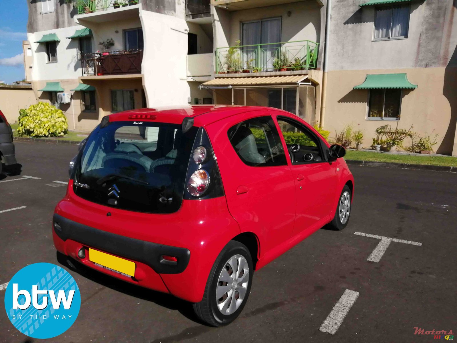 2011' Citroen C1 photo #2