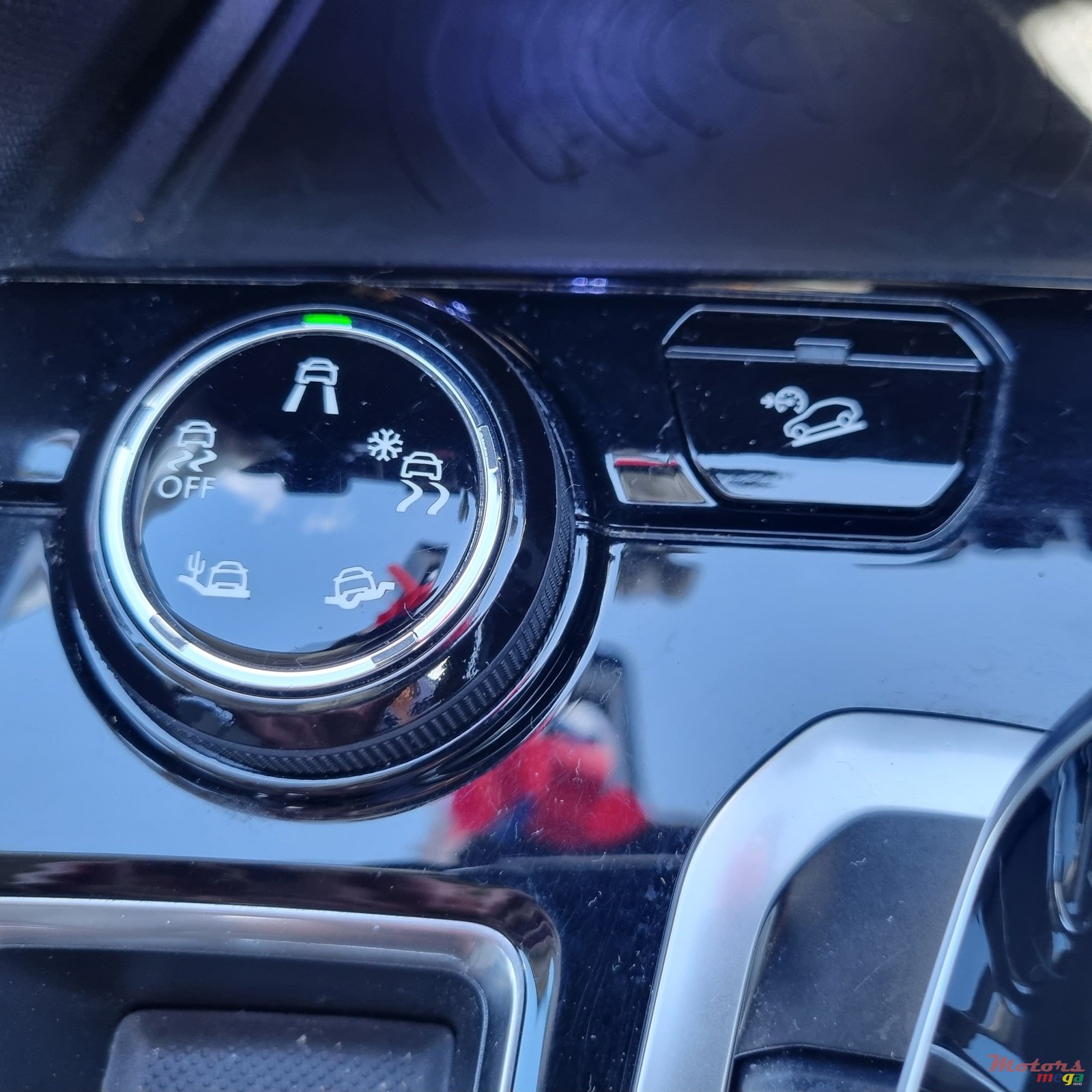 2018' Peugeot 3008 Allure photo #5