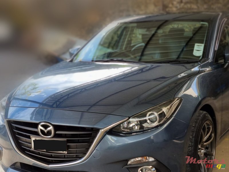 2016' Mazda Axela photo #1