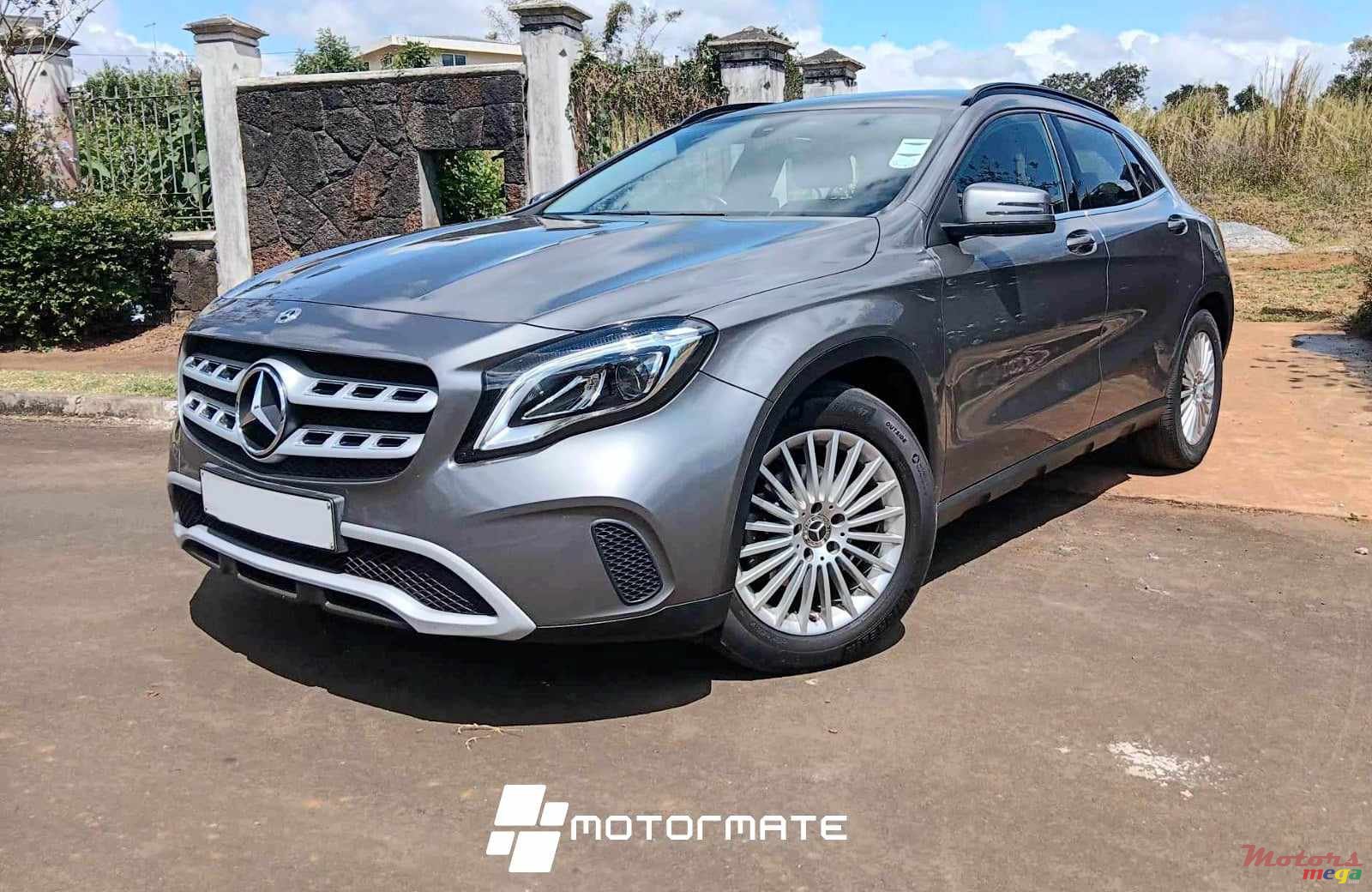 2020' Mercedes-Benz GLA 180 1.6 photo #2