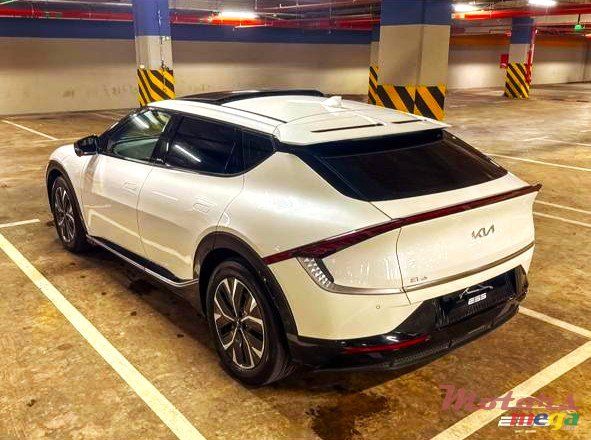 2022' Kia EV6 photo #5