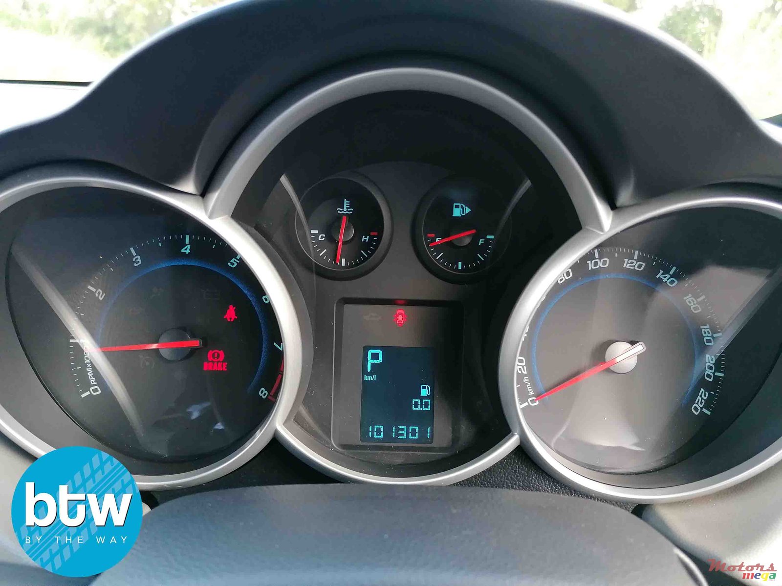 2011' Chevrolet Cruze photo #7