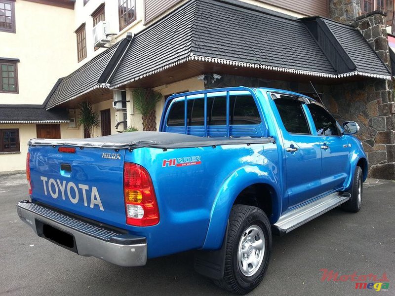 2007' Toyota Hilux photo #3