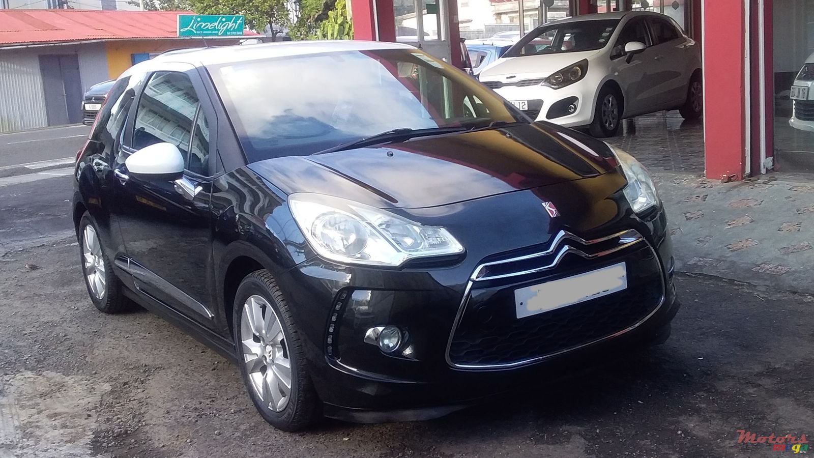 2013' Citroen DS3 photo #2