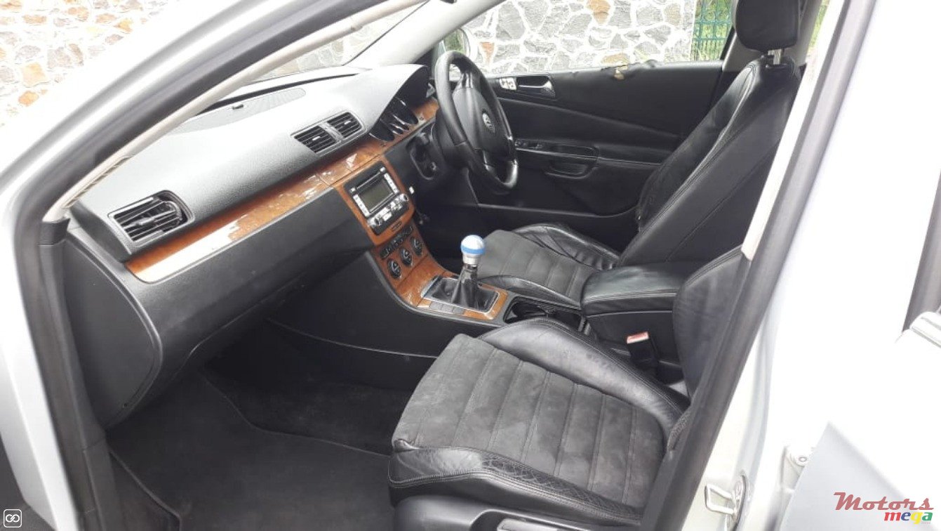 2006' Volkswagen Passat photo #3