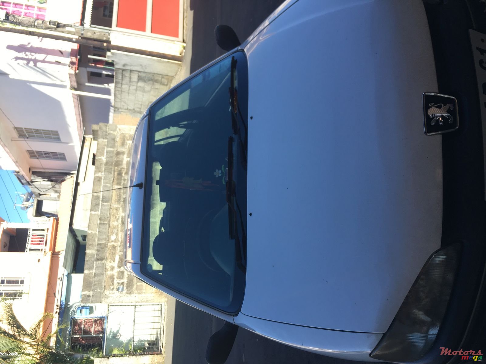 2001' Peugeot 106 photo #1