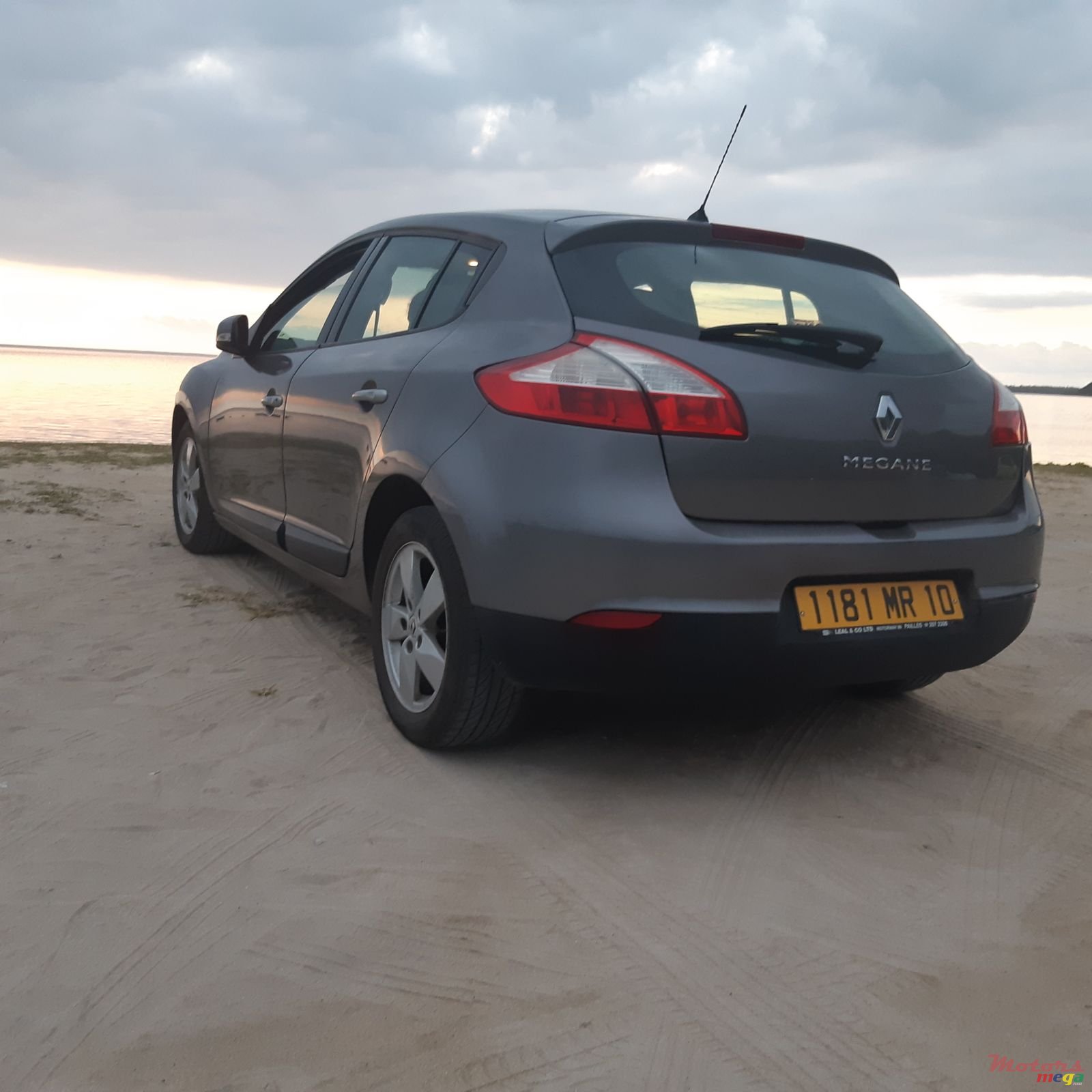 2010' Renault Megane photo #5