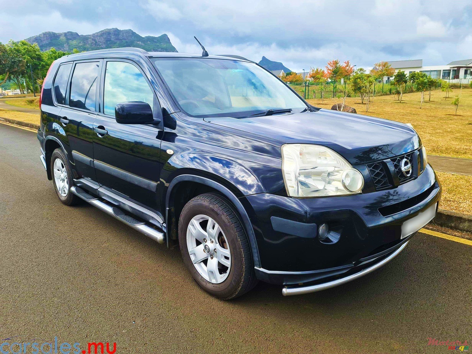 2010' Nissan X-Trail 2.5 AWD photo #2