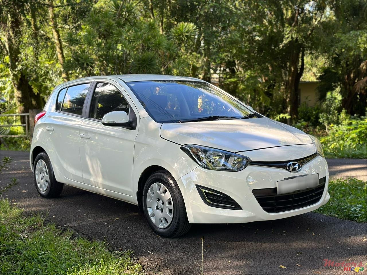 2014' Hyundai i20 photo #2