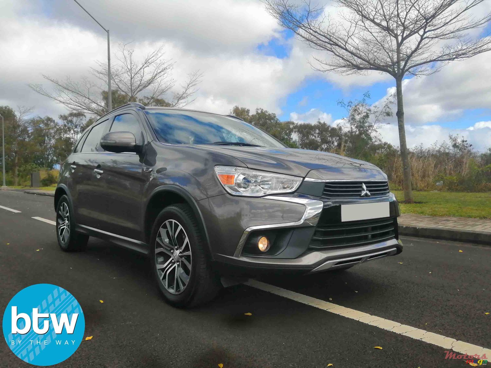 2017' Mitsubishi ASX photo #1