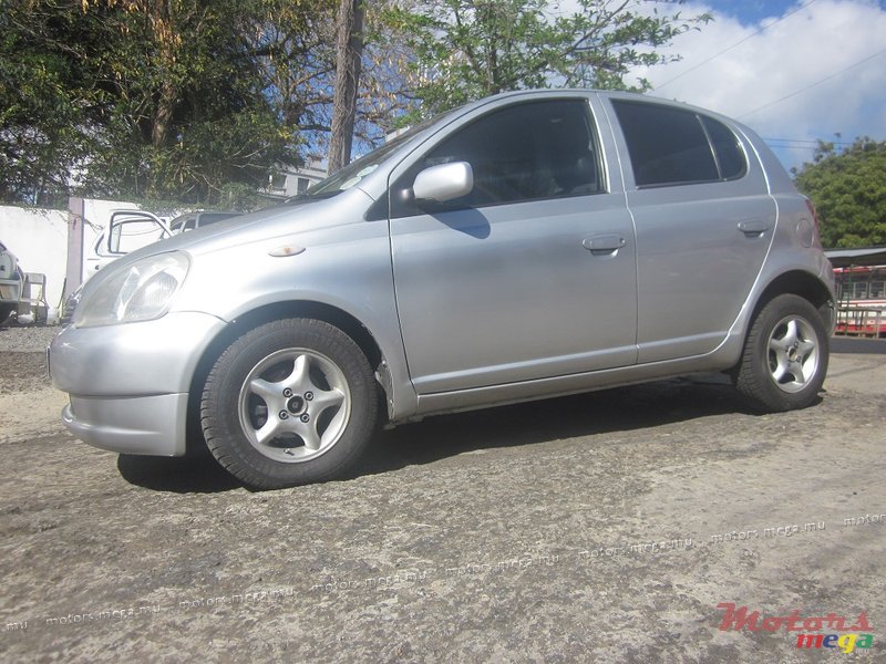 2000' Toyota Vitz 00 photo #3