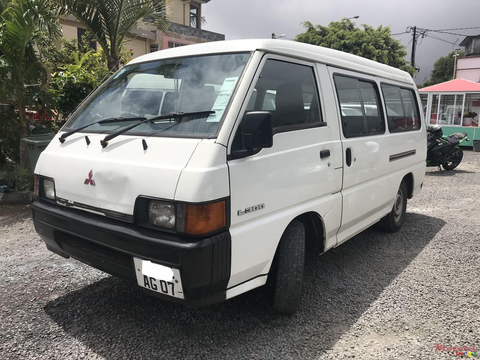 2007' Mitsubishi L300 photo #2