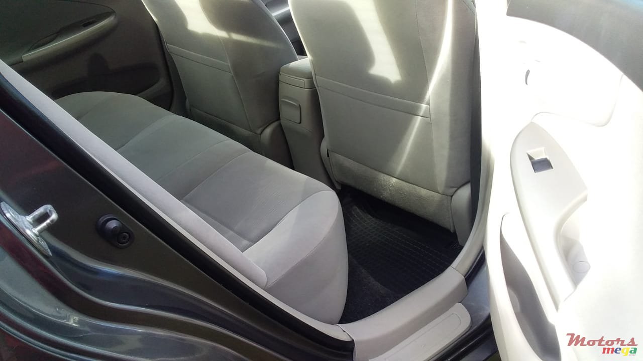 2013' Toyota Corolla photo #3