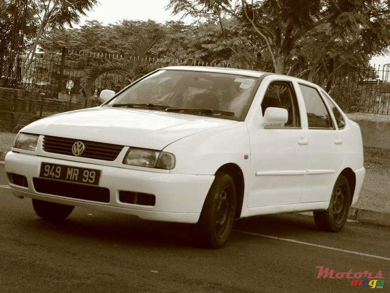 1999' Volkswagen Polo photo #1