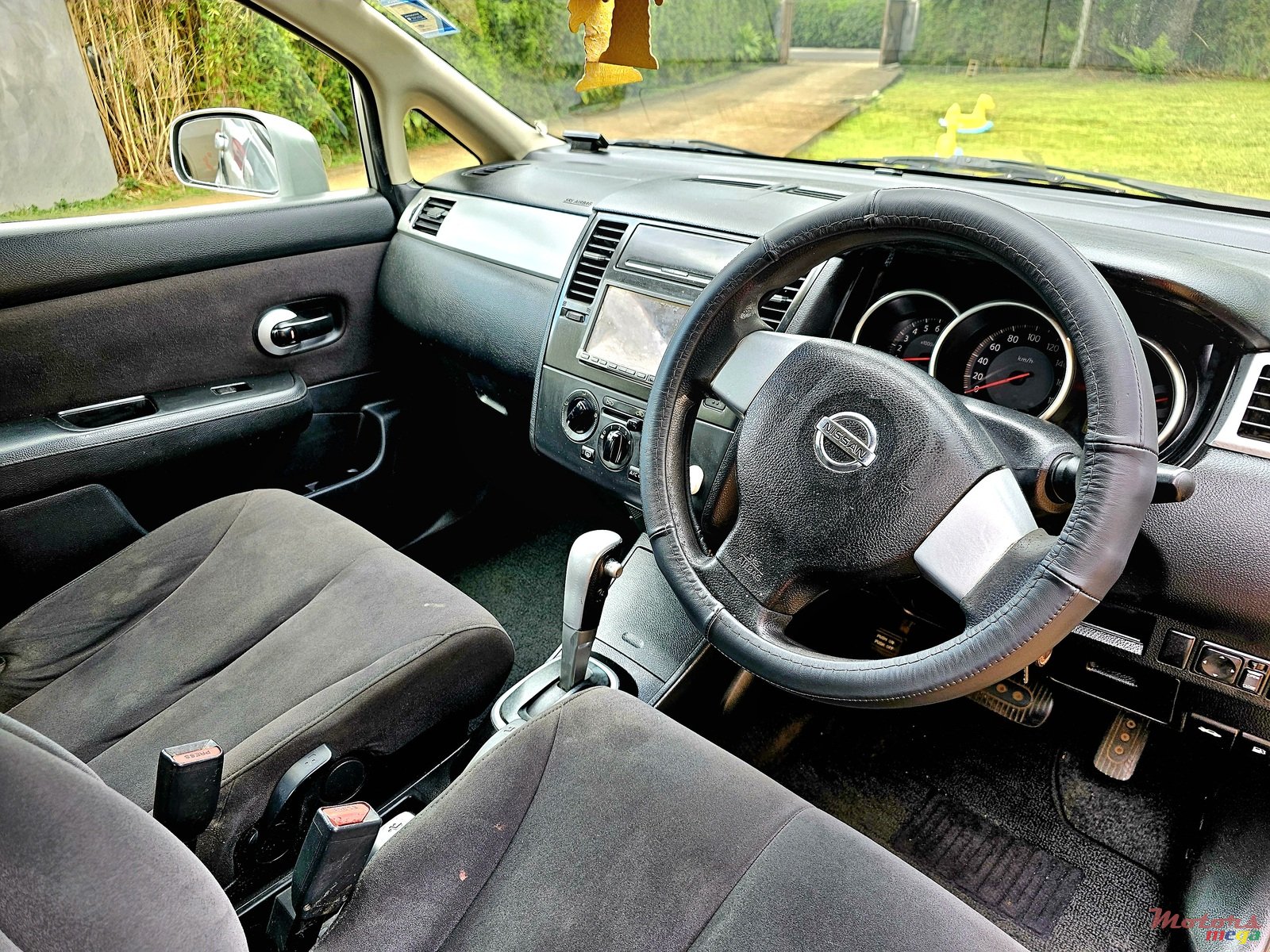 2006' Nissan Tiida photo #5