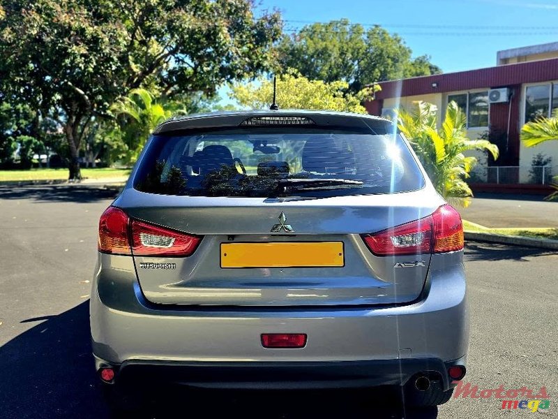 2015' Mitsubishi ASX photo #3