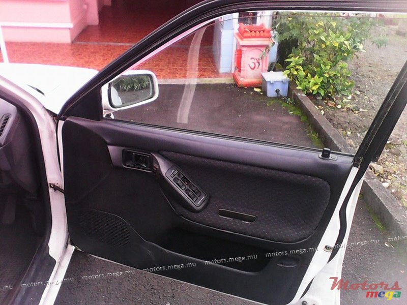 1990' Mazda 323 full potion photo #3