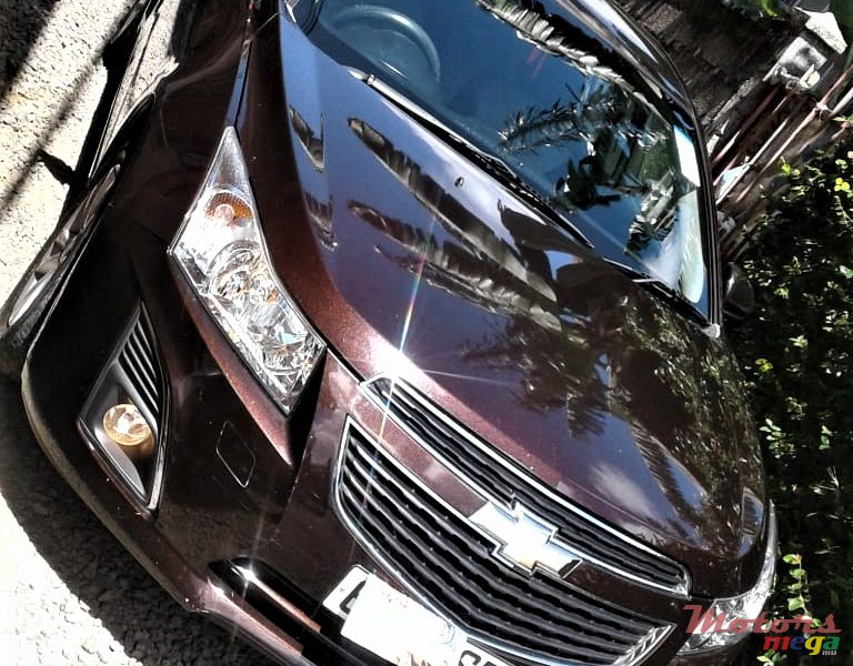 2014' Chevrolet CRUZE LS MANUAL photo #2
