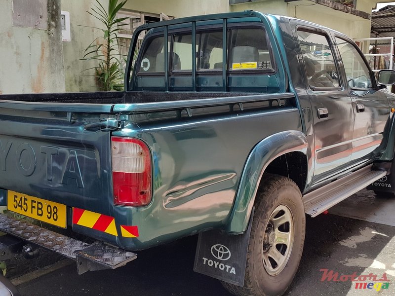 1998' Toyota Hilux 4x4 photo #2