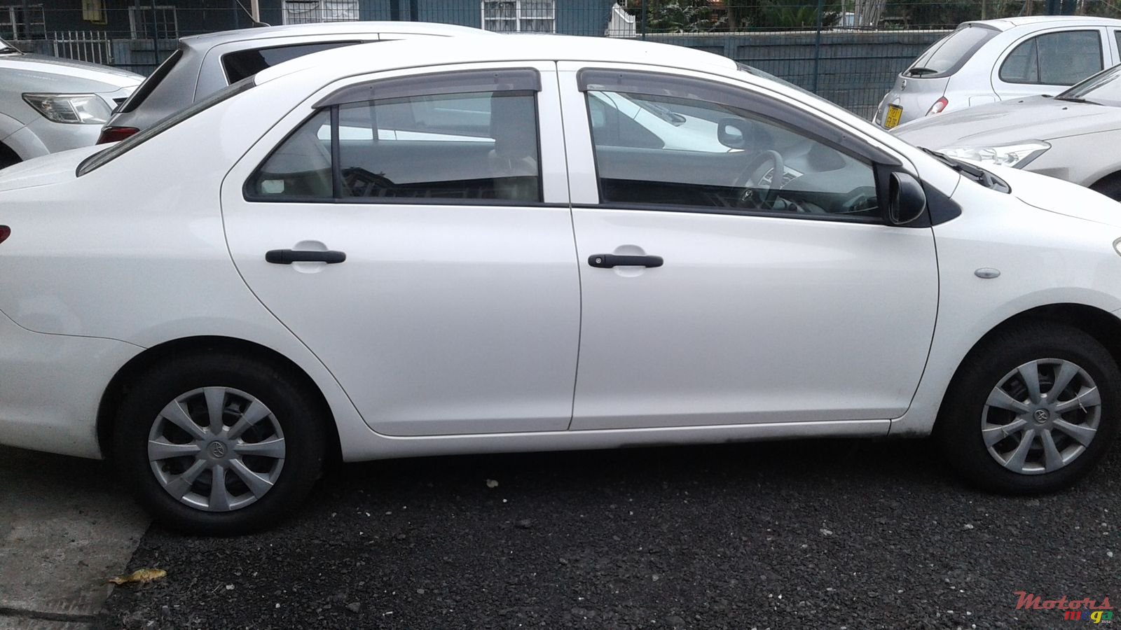 2007' Toyota Belta photo #3