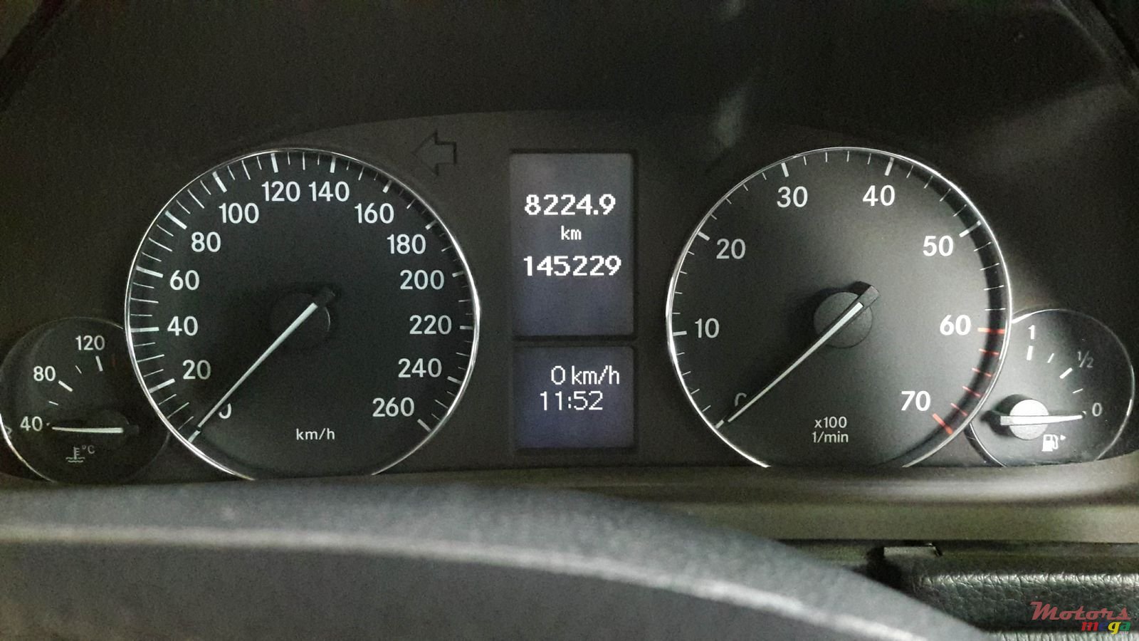 2004' Mercedes-Benz C-Class photo #2