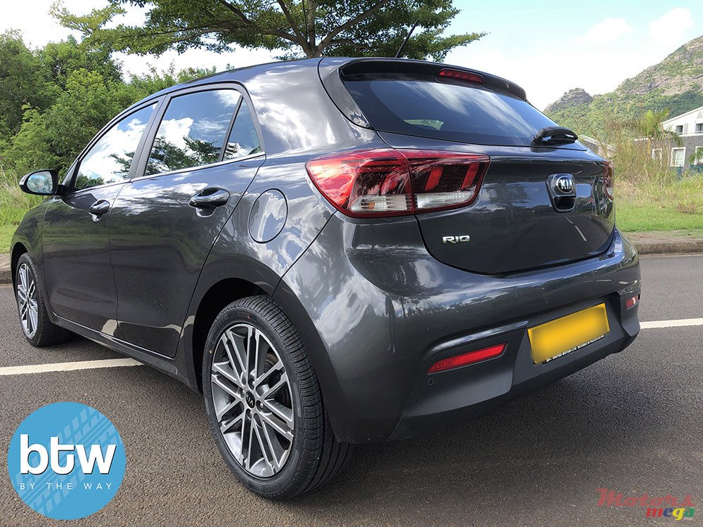 2017' Kia Rio photo #3