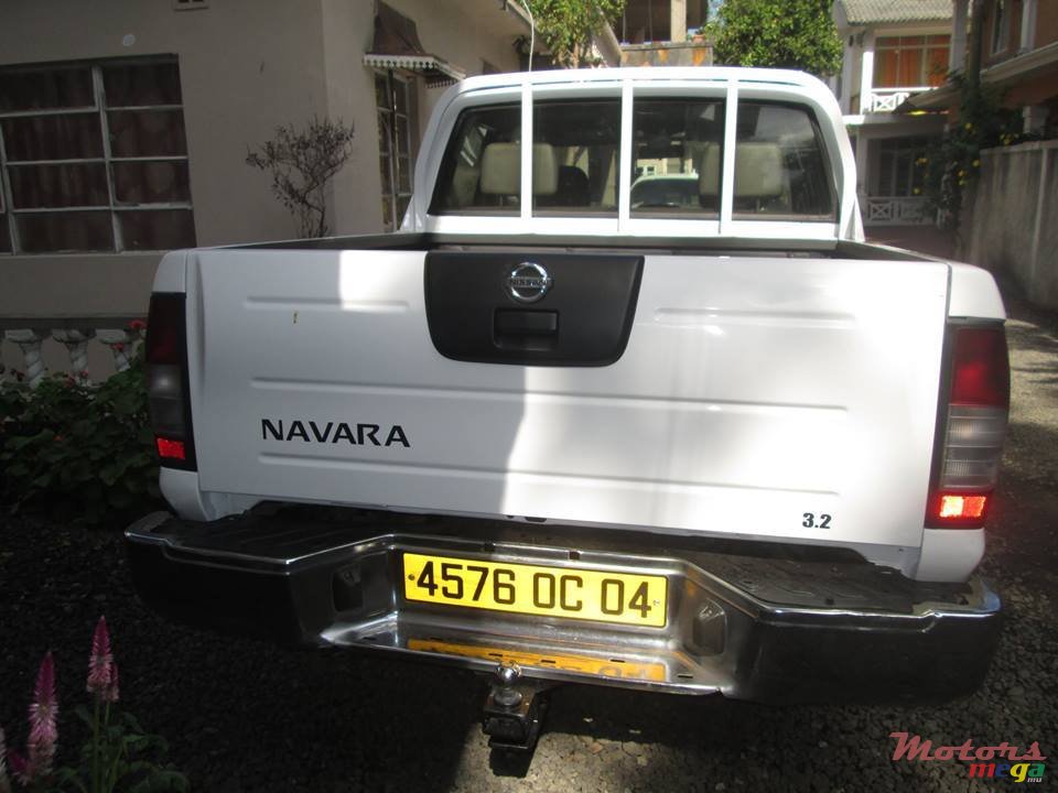 2004' Nissan Navara 3.2 photo #6