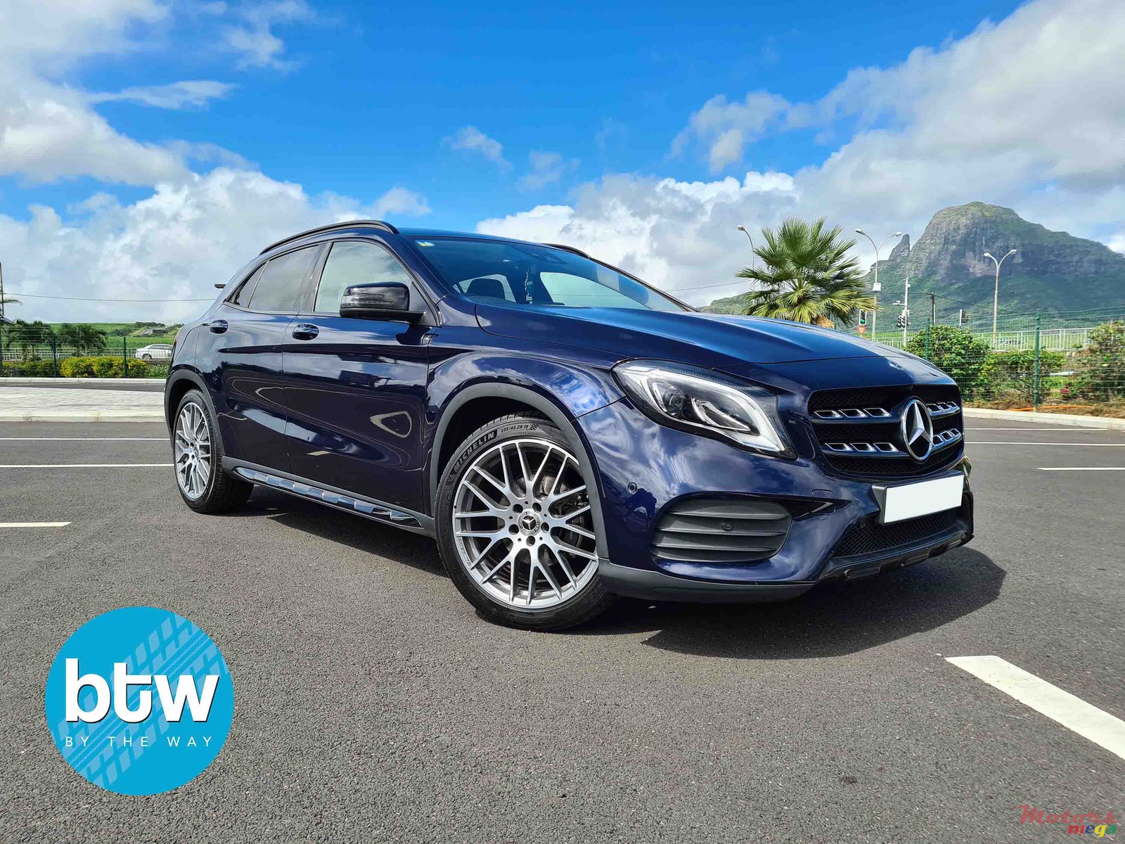 2018' Mercedes-Benz GLA-Class photo #1