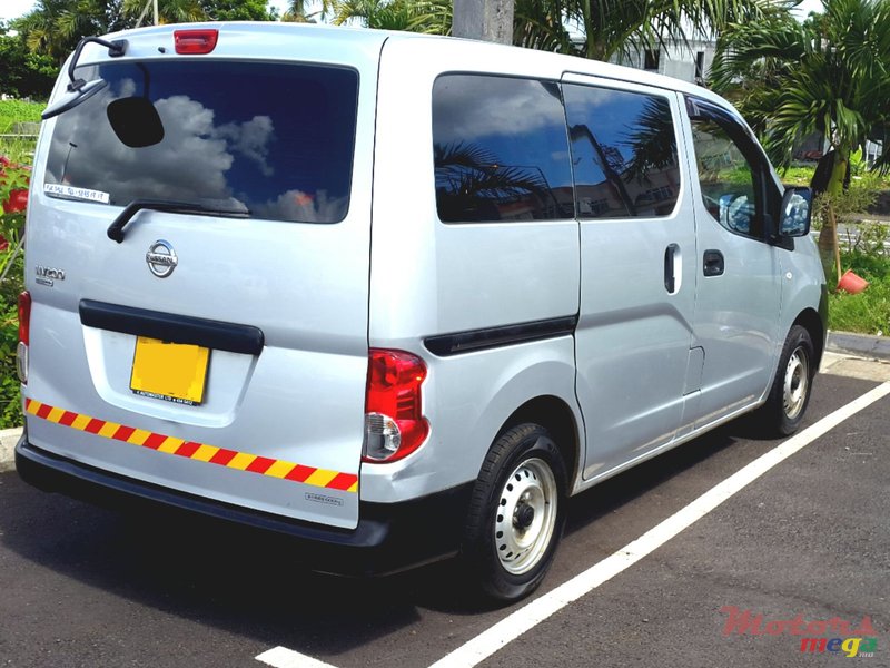 2011' Nissan NV Nv200 photo #2