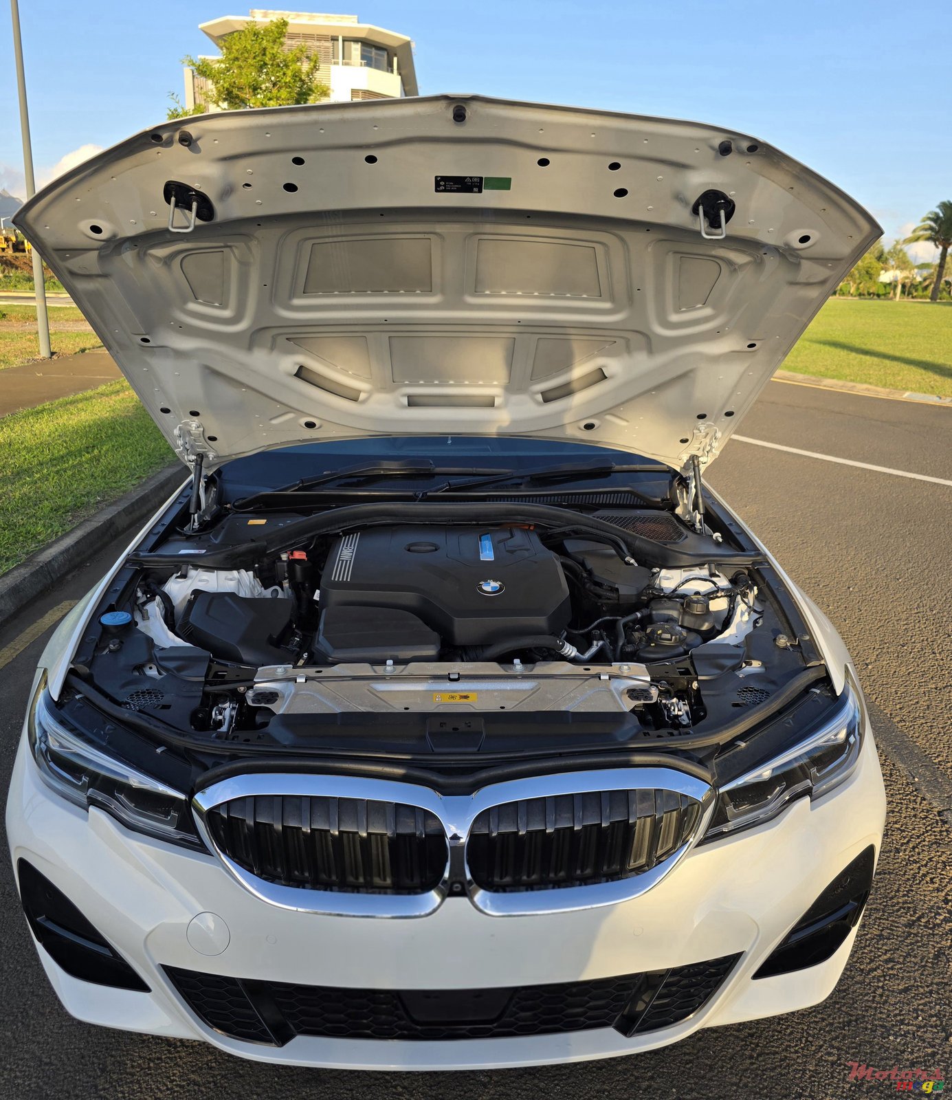 2019' BMW 330 E photo #3