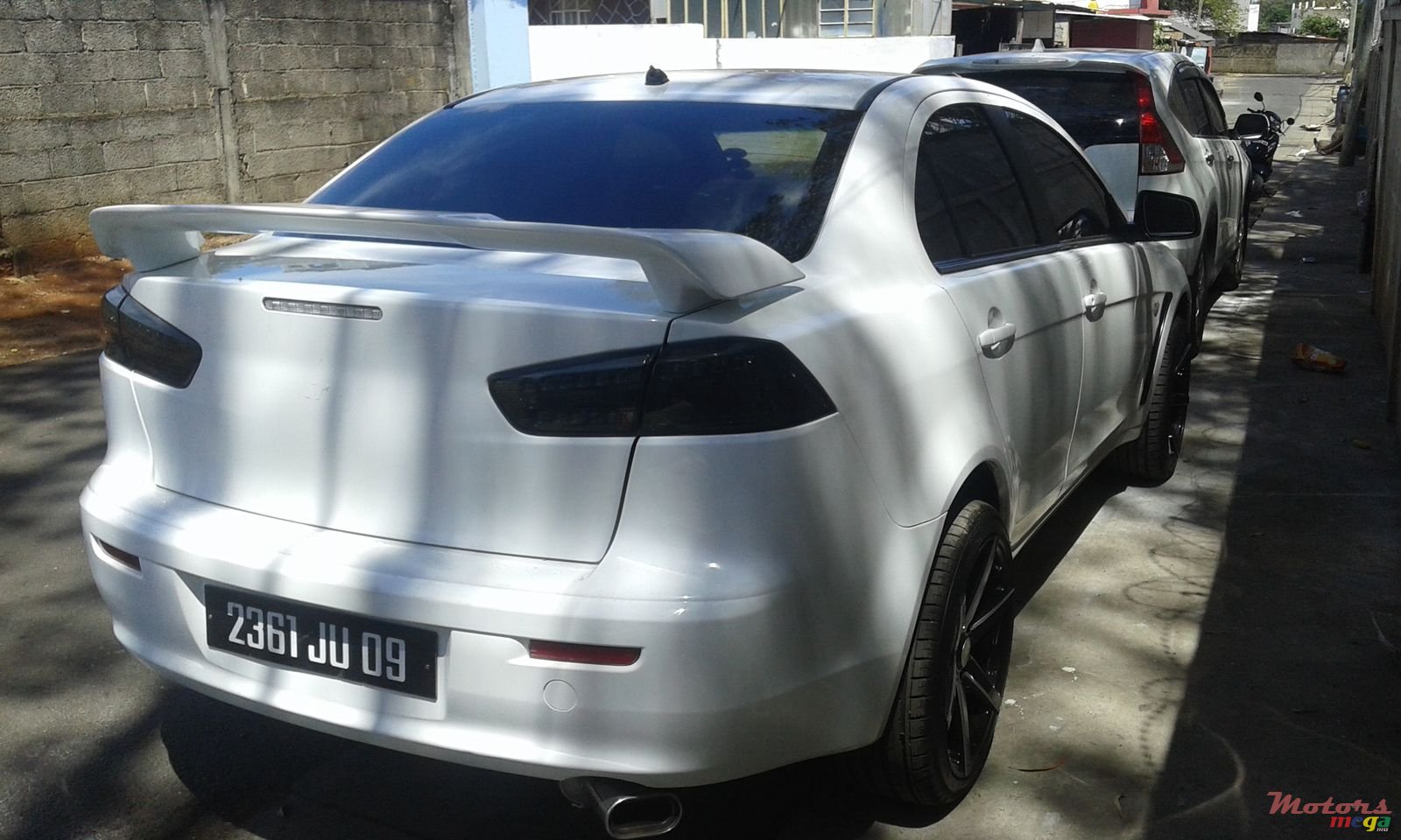 2009' Mitsubishi Lancer Evolution photo #1