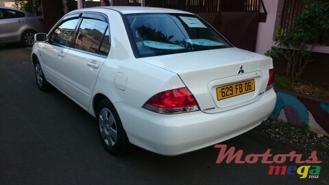 2006' Mitsubishi Lancer photo #2