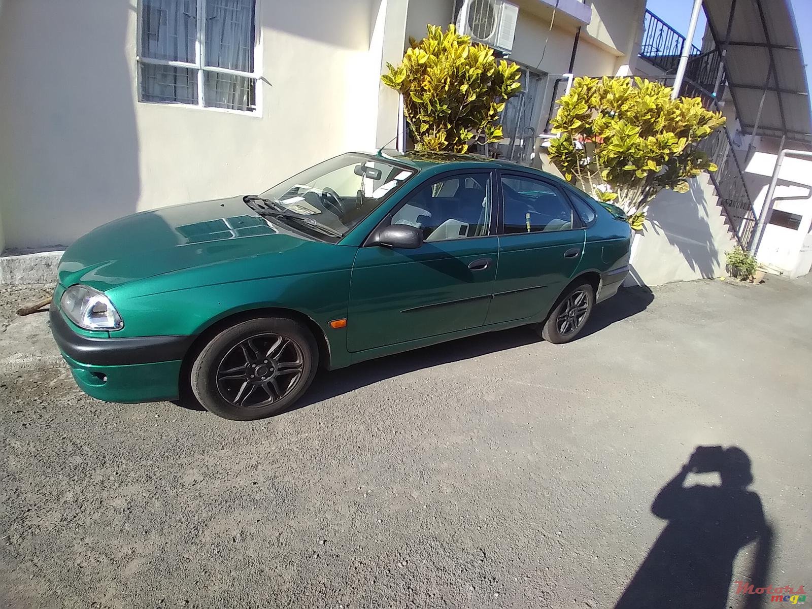 1998' Toyota Vitz photo #2