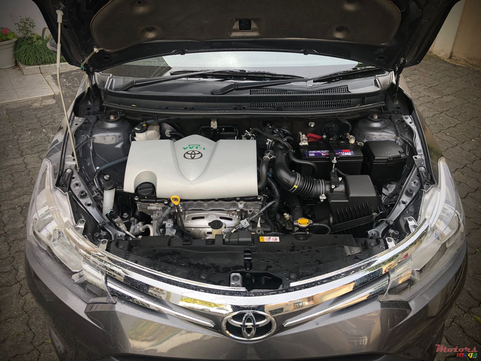 2017' Toyota Yaris SE limited photo #6