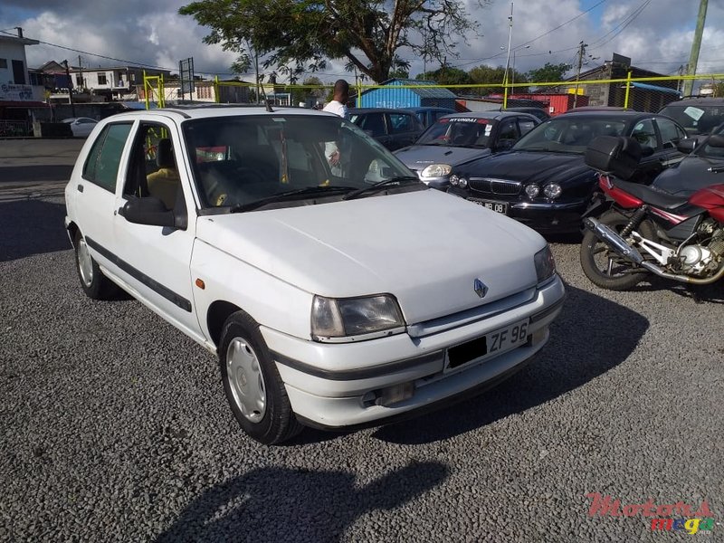 1996' Renault Clio photo #2