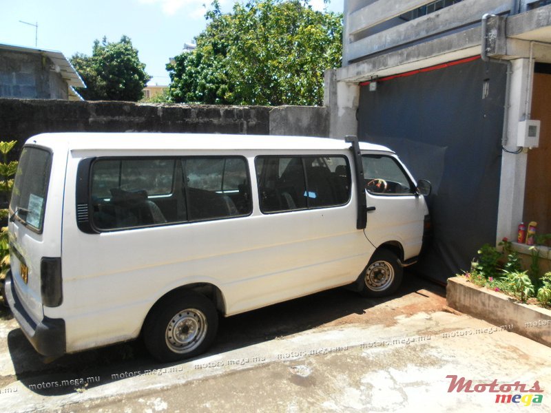 1998' Toyota HiAce 14 place Private Van  photo #1