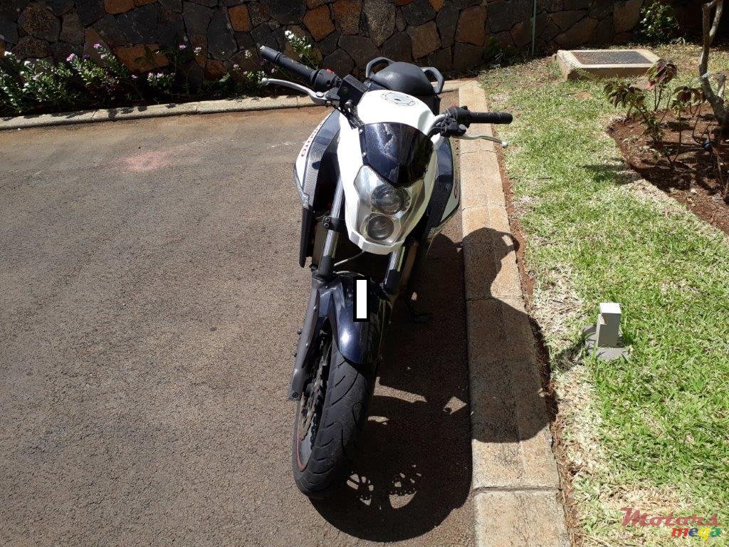 2013' CF Moto 650NK photo #4