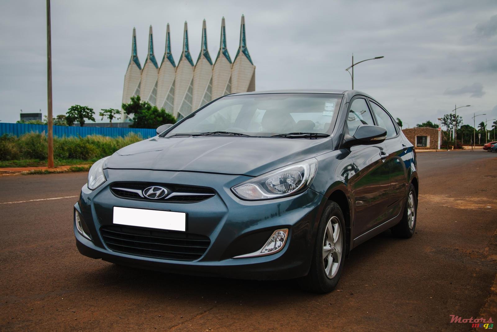 2012' Hyundai Accent photo #1