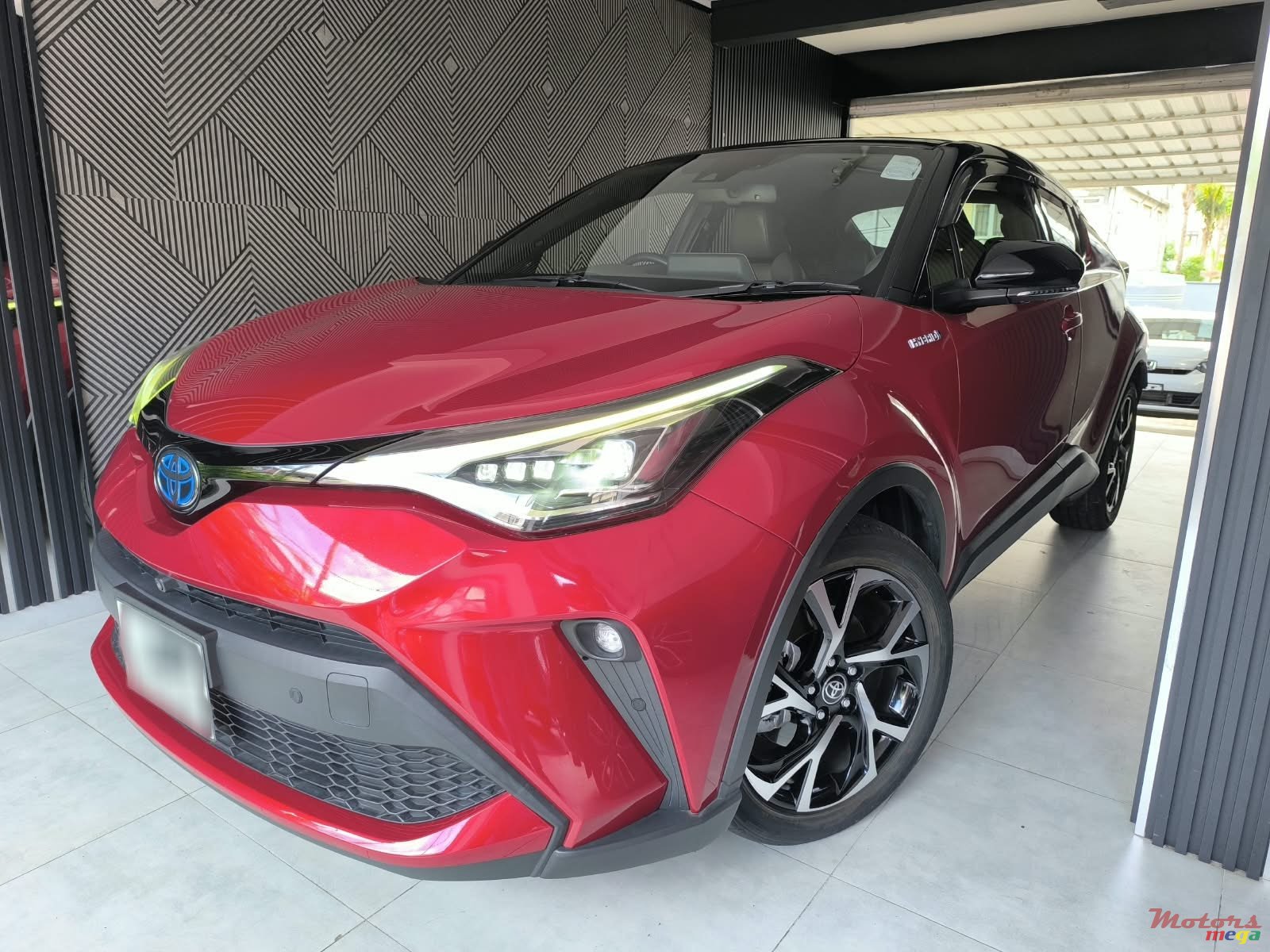 2020' Toyota C-HR photo #1