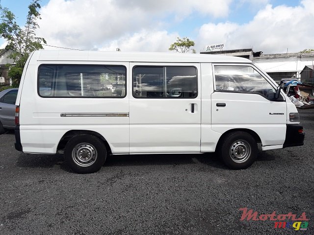 2009' Mitsubishi L300 photo #5