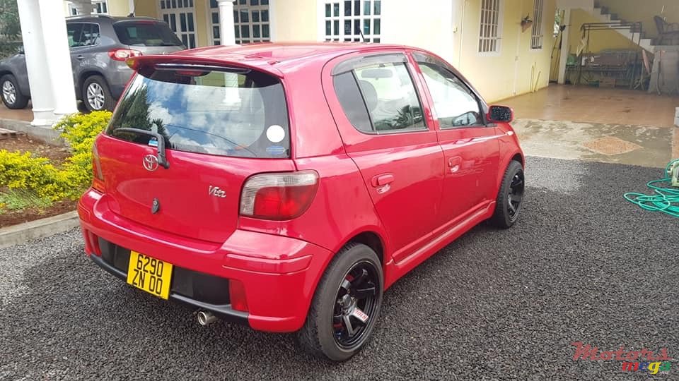 2000' Toyota Vitz photo #3