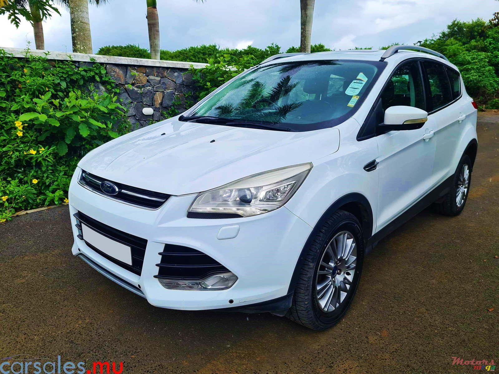 2015' Ford Kuga 1.6 Ecoboost Titanium photo #1
