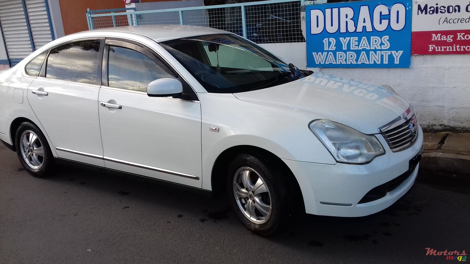 2009' Nissan Bluebird photo #2