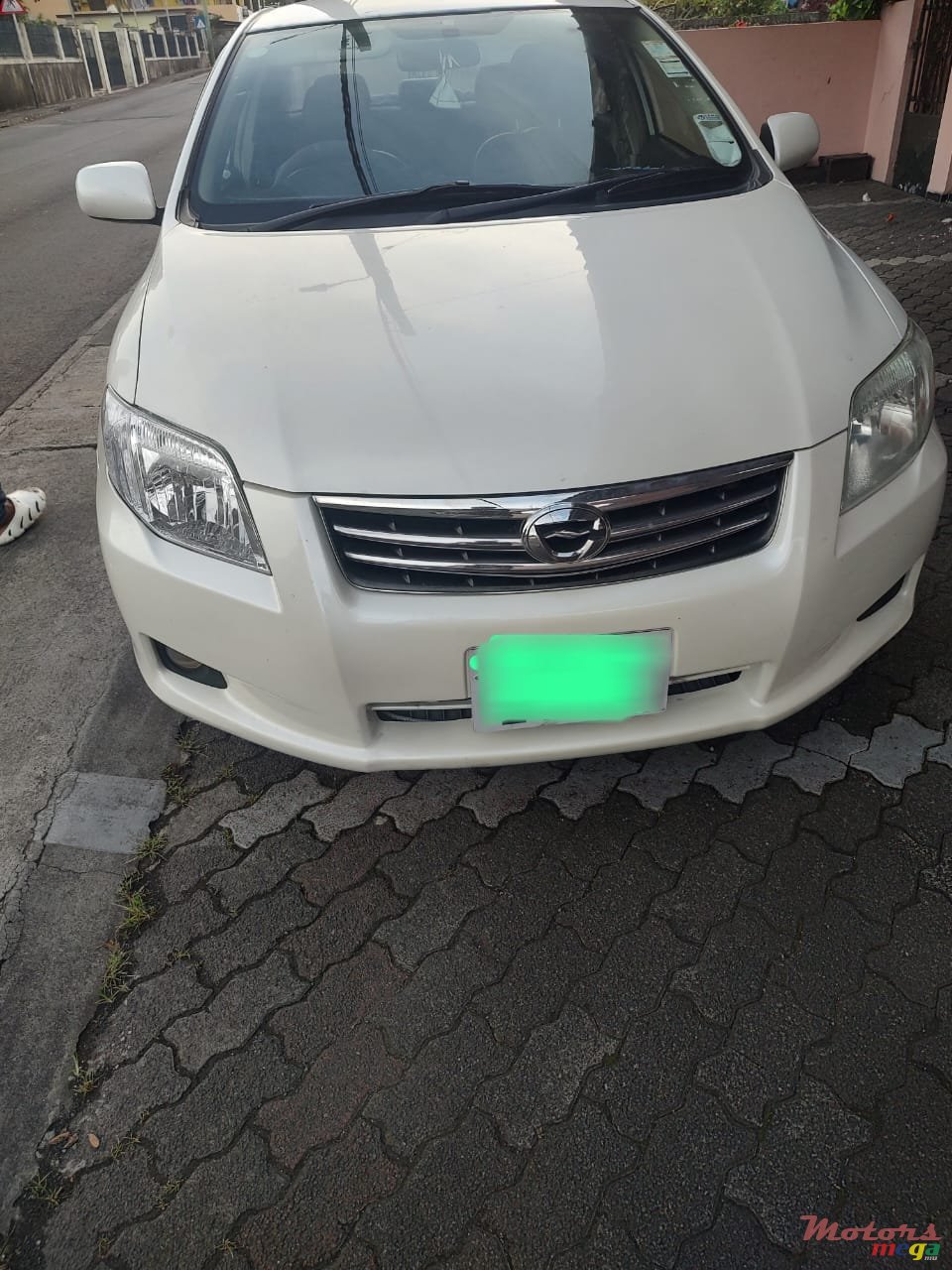 2009' Toyota Axio photo #1